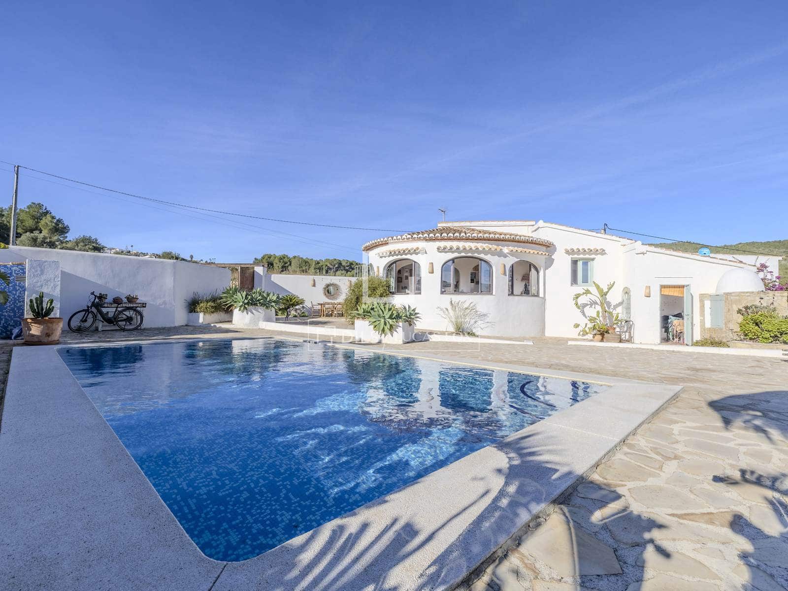 4 bedroom Villa for sale in Benitachell / Benitatxell with pool garage - € 675,000 (Ref: 9503233)