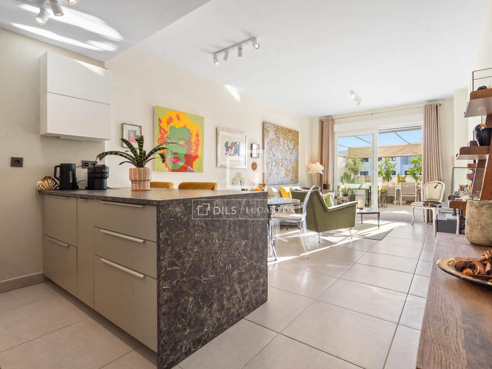 Apartamento de 2 habitaciones en Estepona en venta con piscina garaje - 465.000 € (Ref: 9503381)