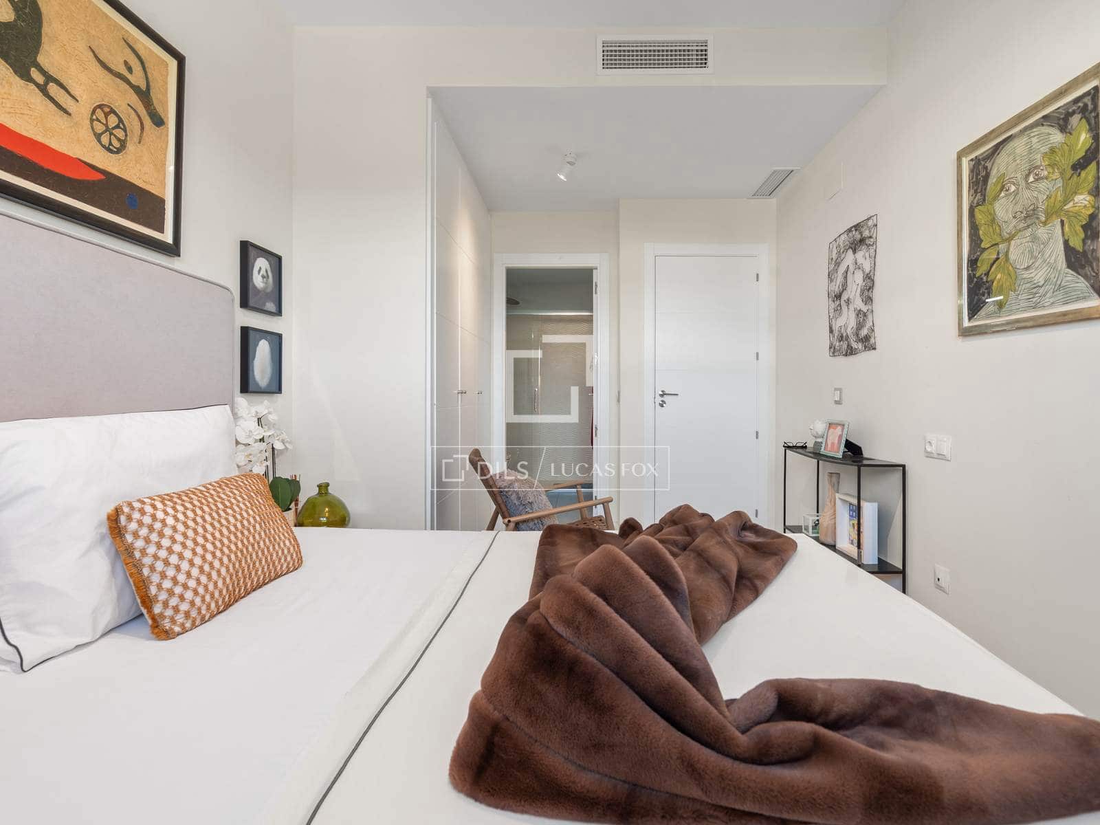 Apartamento de 2 habitaciones en Estepona en venta con piscina garaje - 465.000 € (Ref: 9503381)