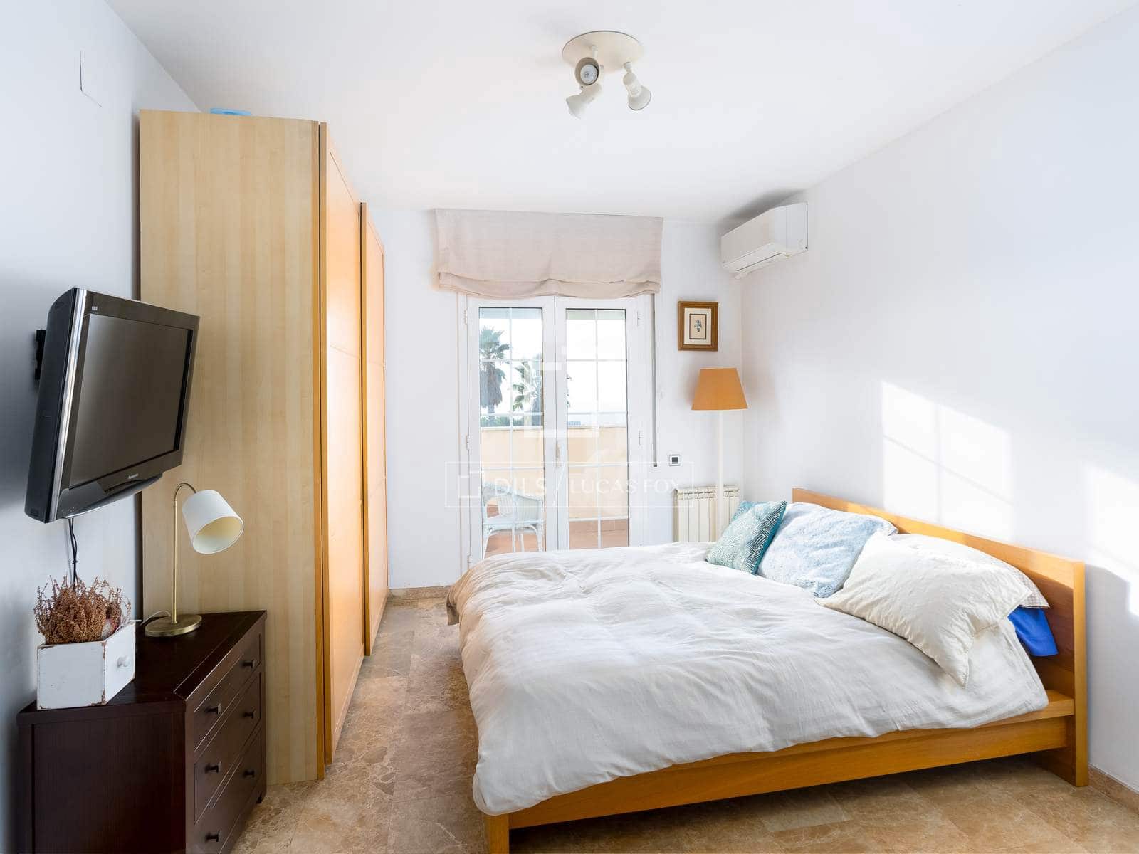 4 makuuhuone Huvila myytävänä paikassa Teia mukana uima-altaan 
autotalli - 840 000 € (Ref: 9504619)