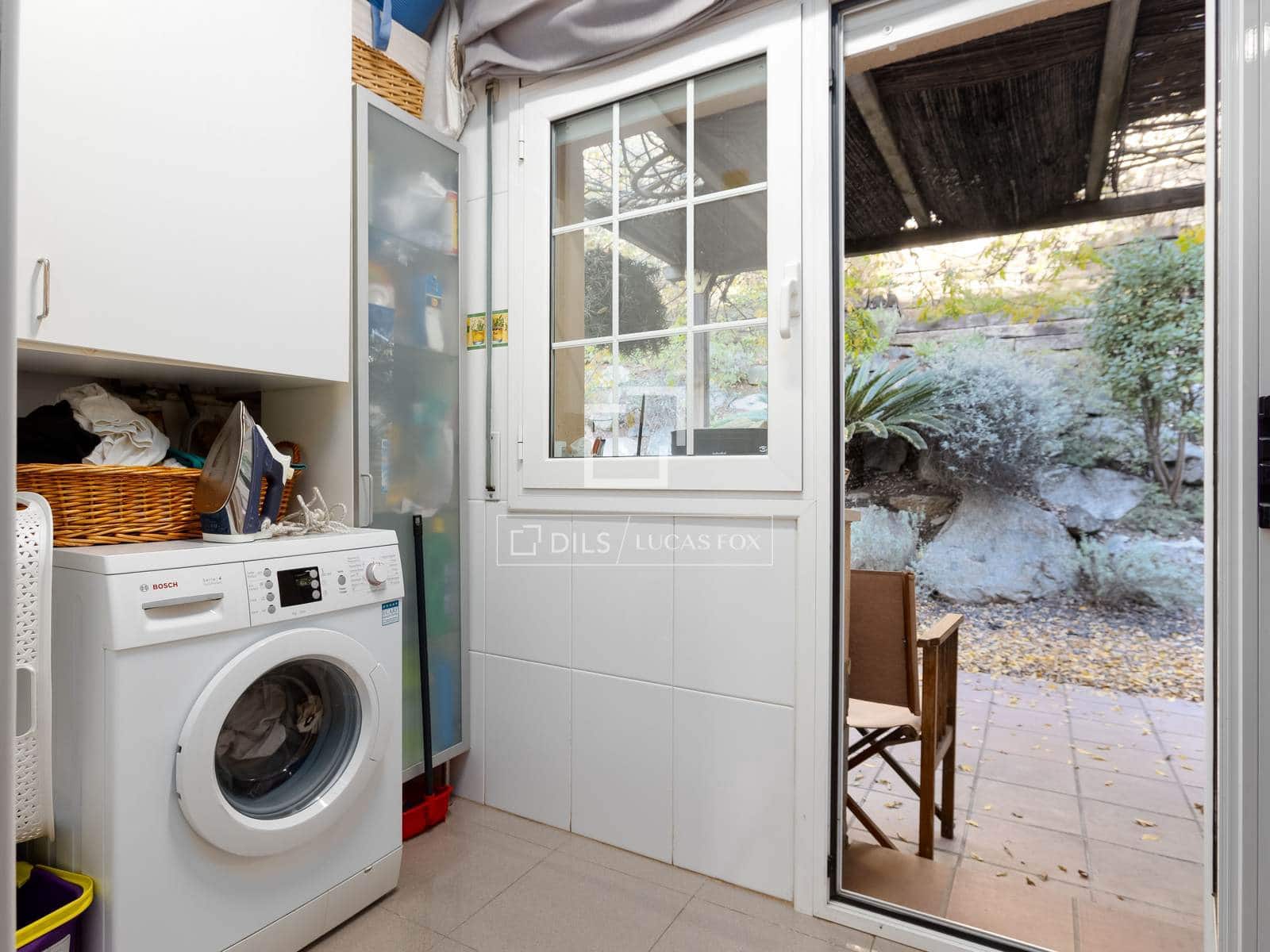 4 makuuhuone Huvila myytävänä paikassa Teia mukana uima-altaan 
autotalli - 840 000 € (Ref: 9504619)