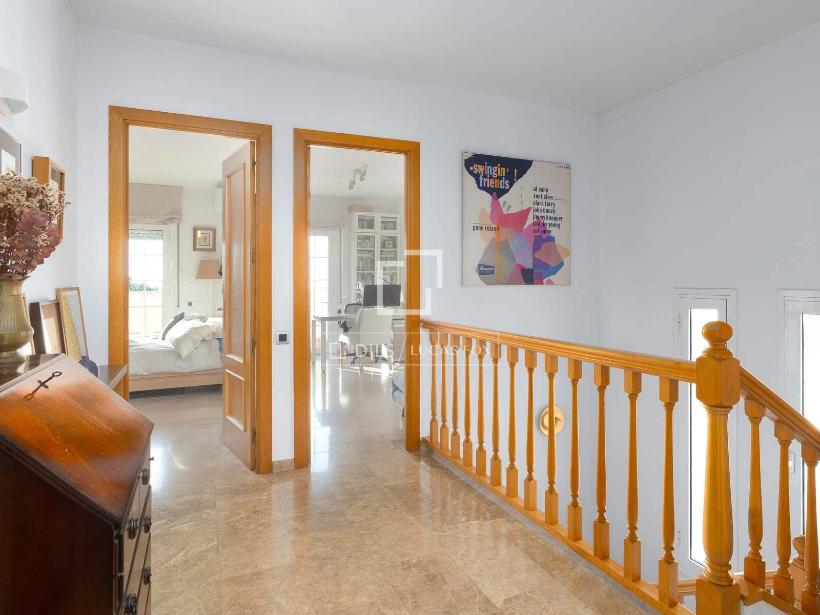 4 makuuhuone Huvila myytävänä paikassa Teia mukana uima-altaan 
autotalli - 840 000 € (Ref: 9504619)