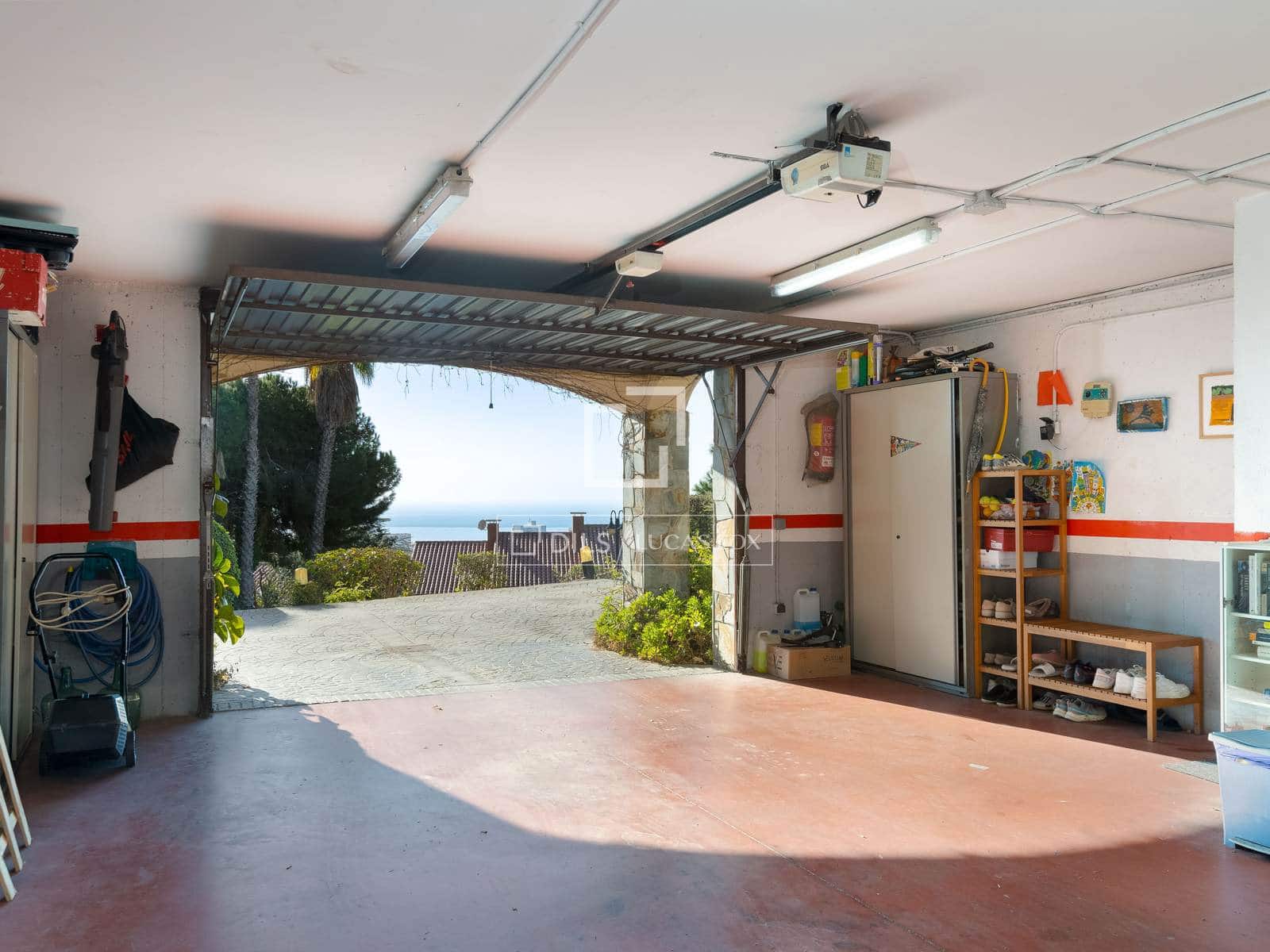 4 makuuhuone Huvila myytävänä paikassa Teia mukana uima-altaan 
autotalli - 840 000 € (Ref: 9504619)