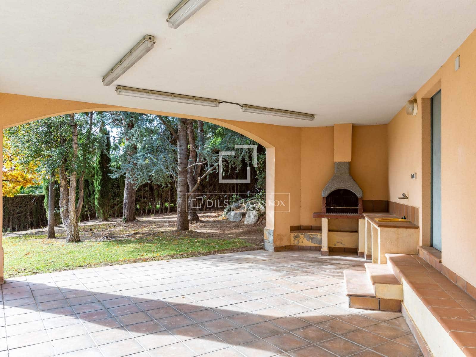 4 makuuhuone Huvila myytävänä paikassa Teia mukana uima-altaan 
autotalli - 840 000 € (Ref: 9504619)