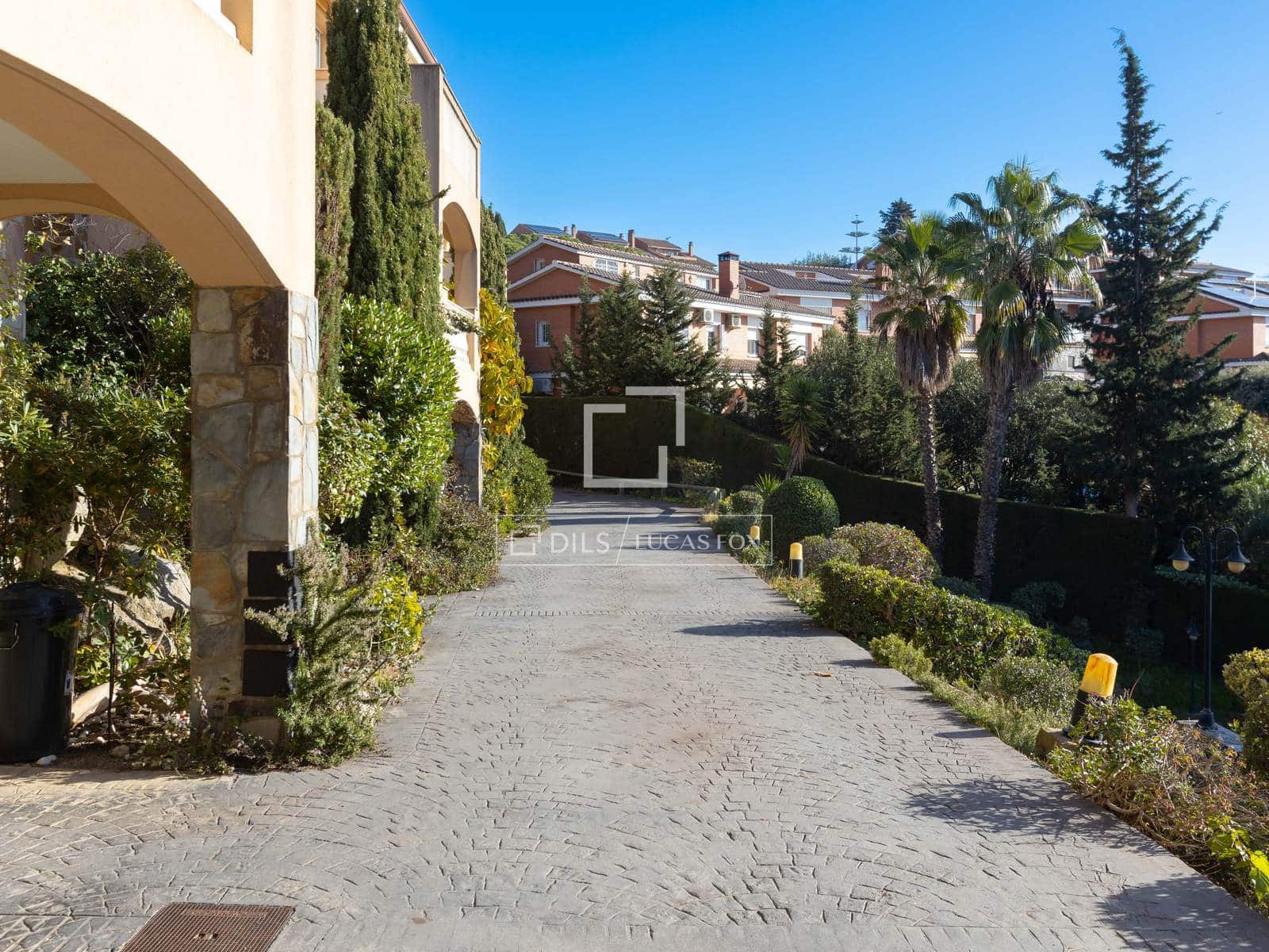 4 makuuhuone Huvila myytävänä paikassa Teia mukana uima-altaan 
autotalli - 840 000 € (Ref: 9504619)