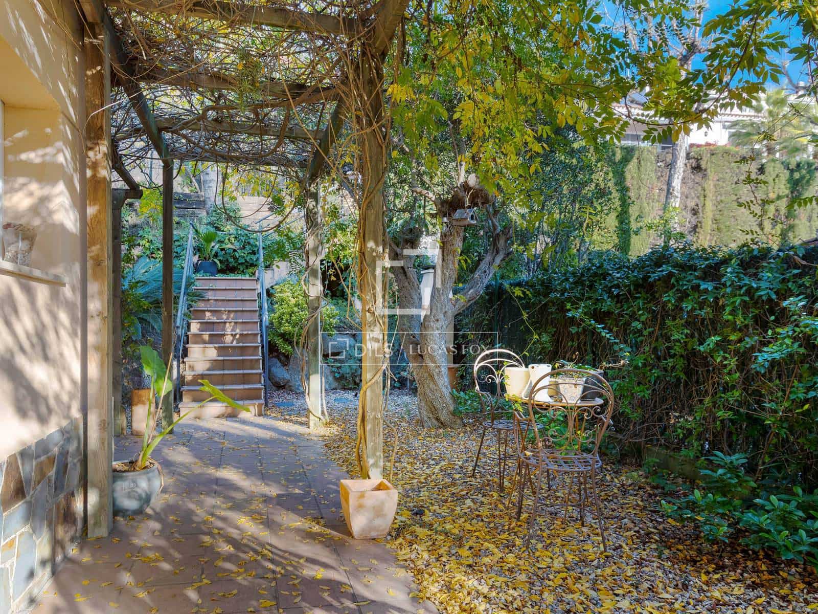 4 makuuhuone Huvila myytävänä paikassa Teia mukana uima-altaan 
autotalli - 840 000 € (Ref: 9504619)