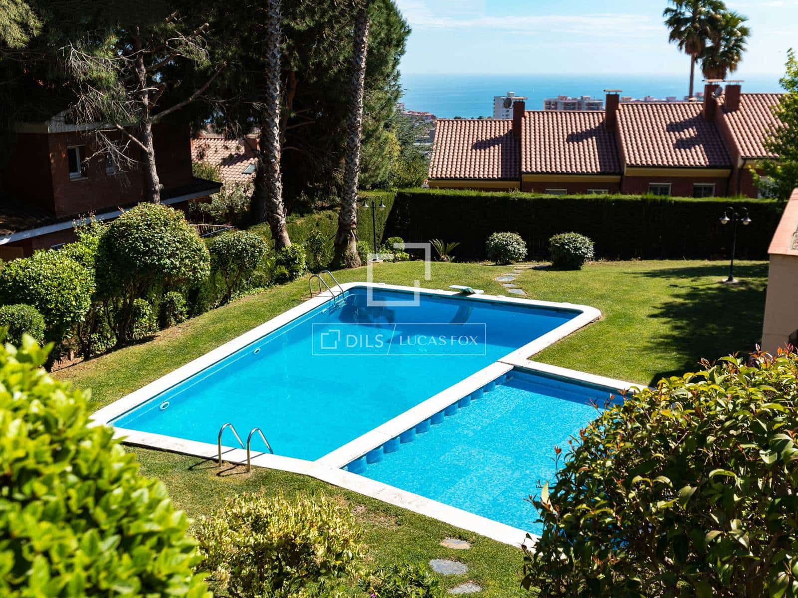 4 makuuhuone Huvila myytävänä paikassa Teia mukana uima-altaan 
autotalli - 840 000 € (Ref: 9504619)