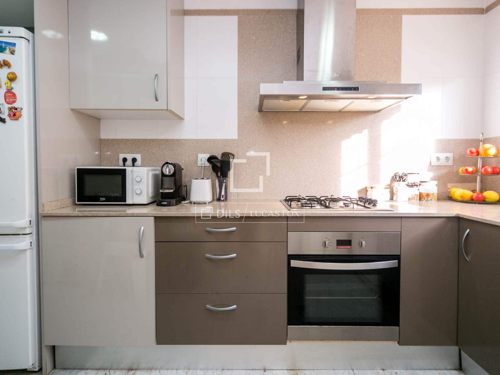 4 slaapkamer Villa te koop in Castelldefels met zwembad garage - € 1.050.000 (Ref: 9506232)