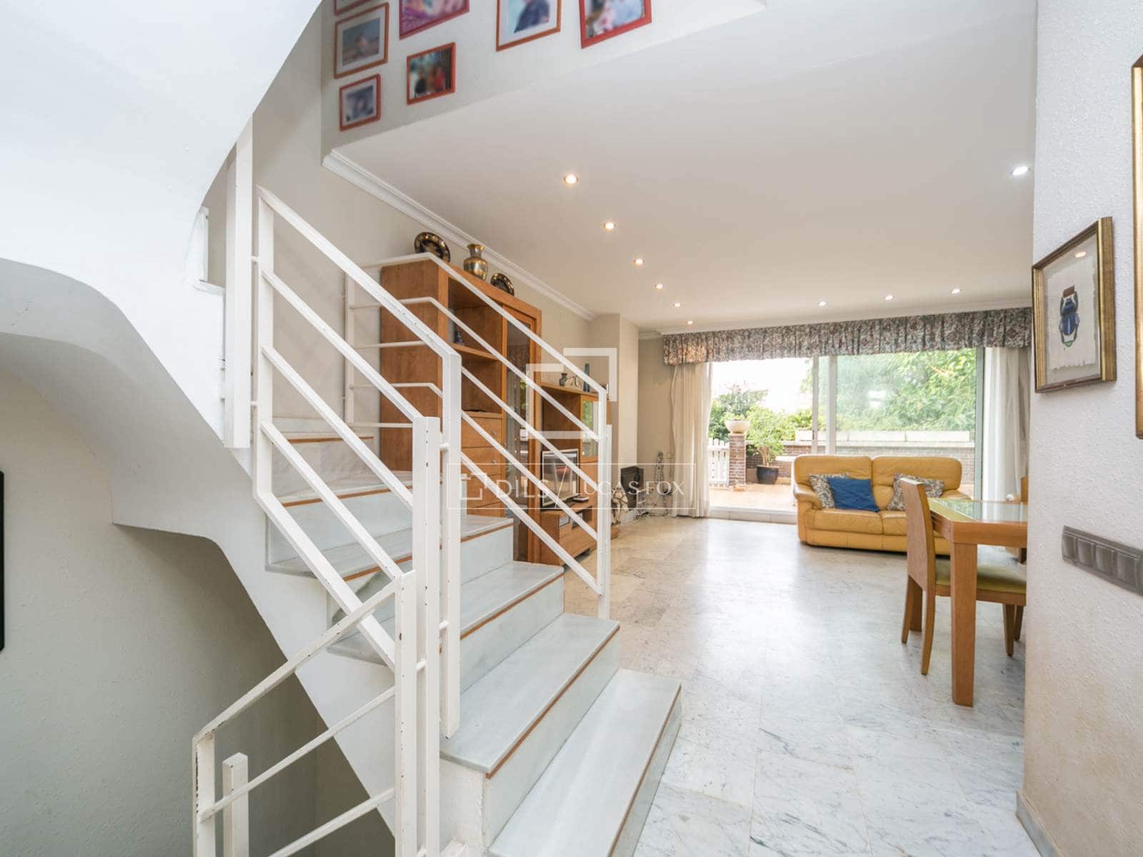 4 slaapkamer Villa te koop in Castelldefels met zwembad garage - € 1.050.000 (Ref: 9506232)