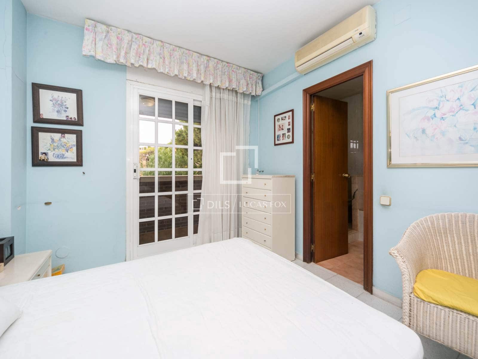 4 slaapkamer Villa te koop in Castelldefels met zwembad garage - € 1.050.000 (Ref: 9506232)