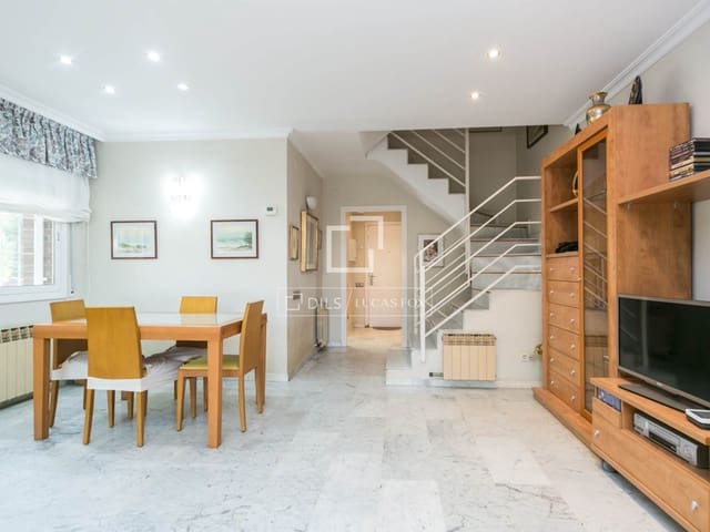 4 slaapkamer Villa te koop in Castelldefels met zwembad garage - € 1.050.000 (Ref: 9506232)