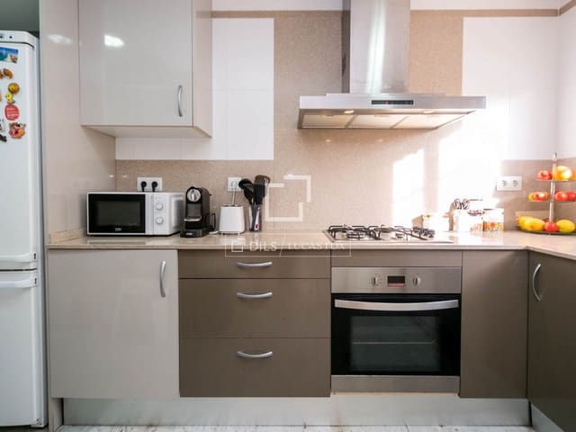 4 slaapkamer Villa te koop in Castelldefels met zwembad garage - € 1.050.000 (Ref: 9506232)