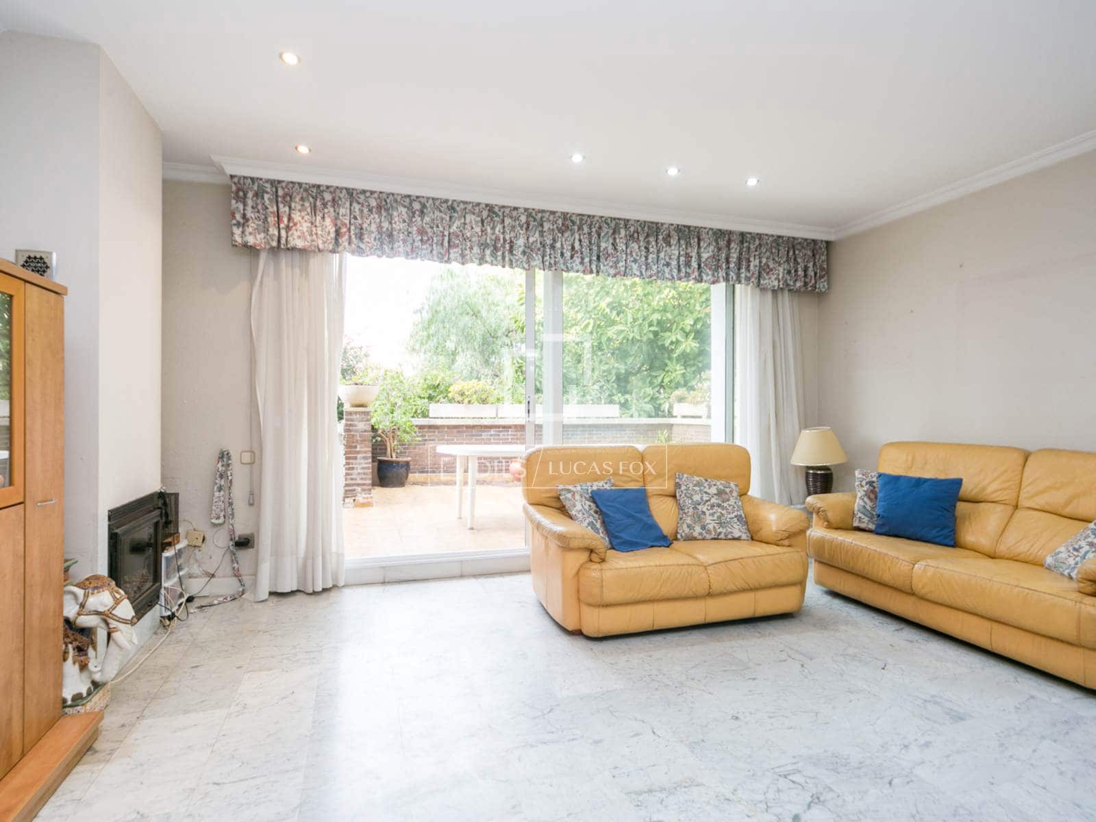 4 slaapkamer Villa te koop in Castelldefels met zwembad garage - € 1.050.000 (Ref: 9506232)