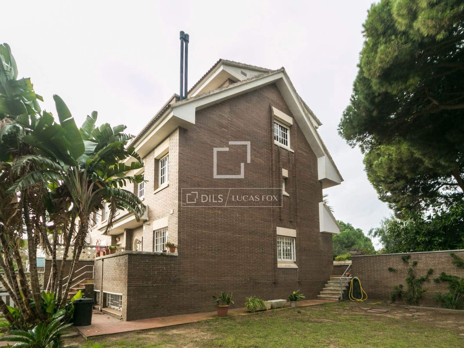 4 slaapkamer Villa te koop in Castelldefels met zwembad garage - € 1.050.000 (Ref: 9506232)