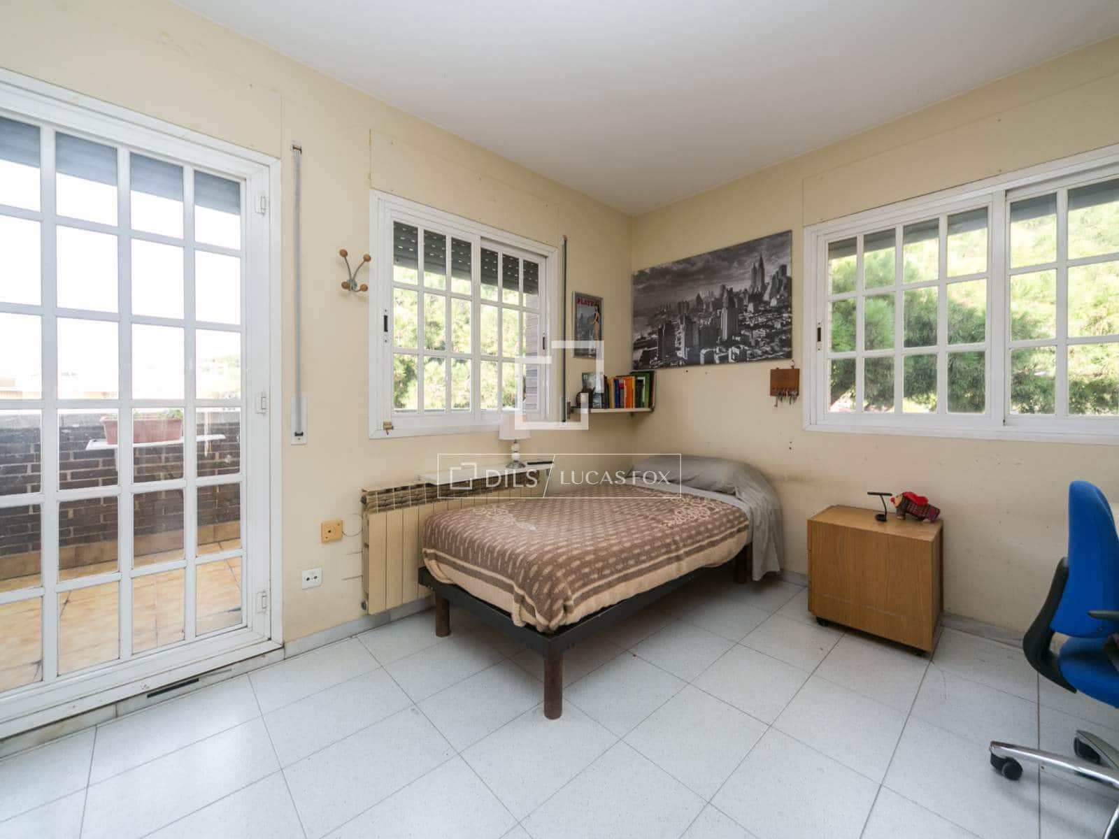 4 slaapkamer Villa te koop in Castelldefels met zwembad garage - € 1.050.000 (Ref: 9506232)