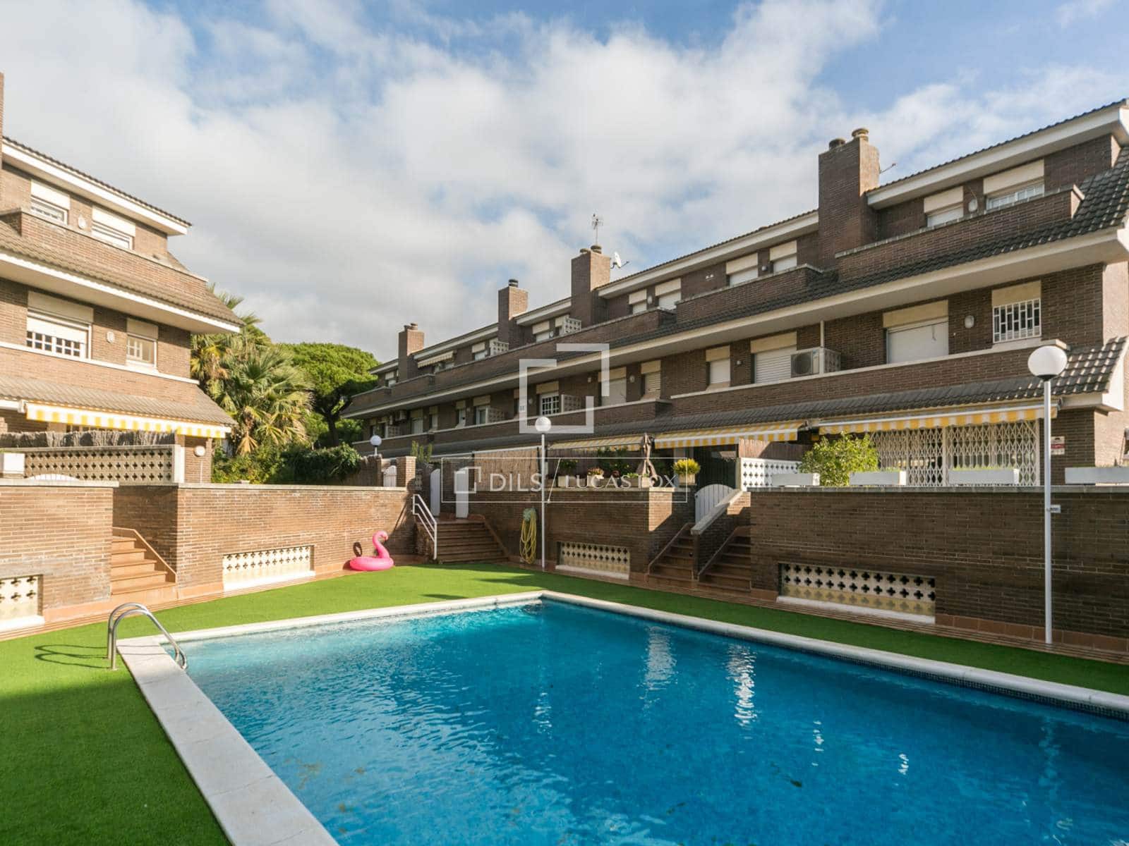 4 slaapkamer Villa te koop in Castelldefels met zwembad garage - € 1.050.000 (Ref: 9506232)