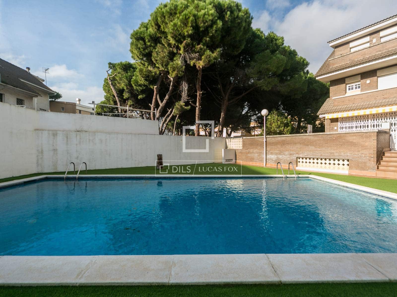 4 slaapkamer Villa te koop in Castelldefels met zwembad garage - € 1.050.000 (Ref: 9506232)