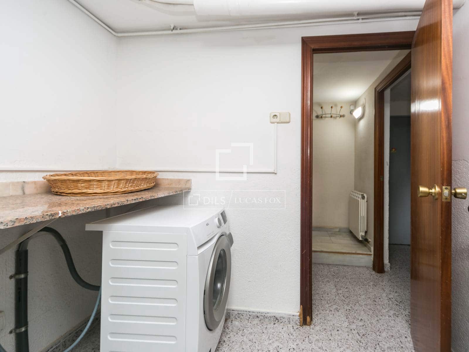 4 slaapkamer Villa te koop in Castelldefels met zwembad garage - € 1.050.000 (Ref: 9506232)