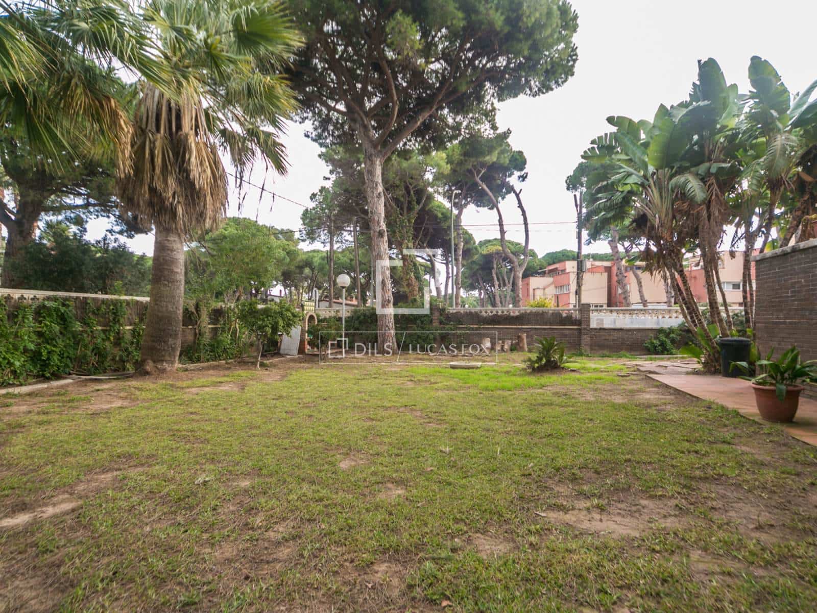 4 slaapkamer Villa te koop in Castelldefels met zwembad garage - € 1.050.000 (Ref: 9506232)