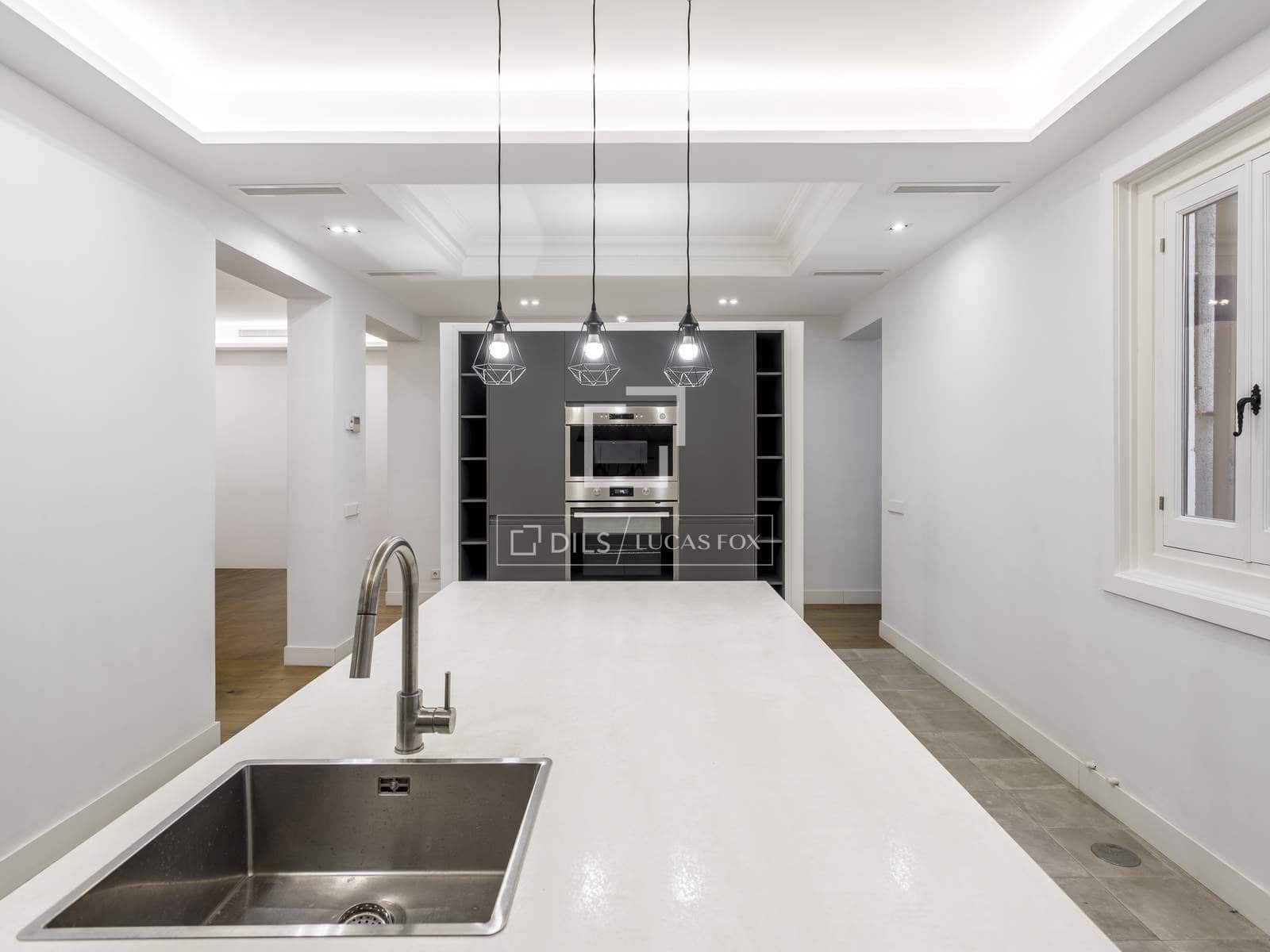 2 quarto Apartamento para arrendar em Madrid cidade - 3 000 € (Ref: 9506234)