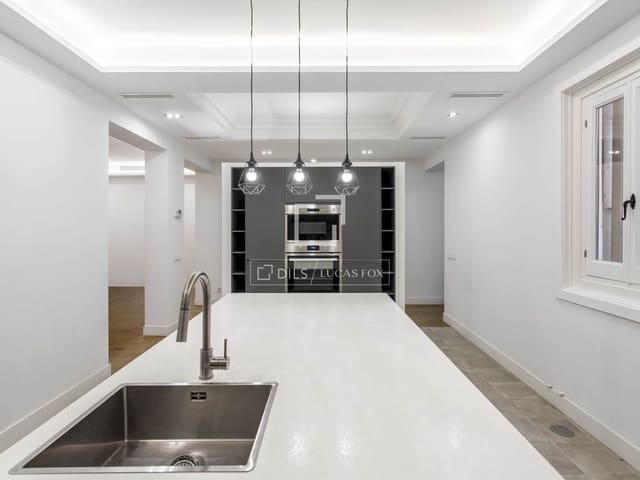 2 quarto Apartamento para arrendar em Madrid cidade - 3 000 € (Ref: 9506234)