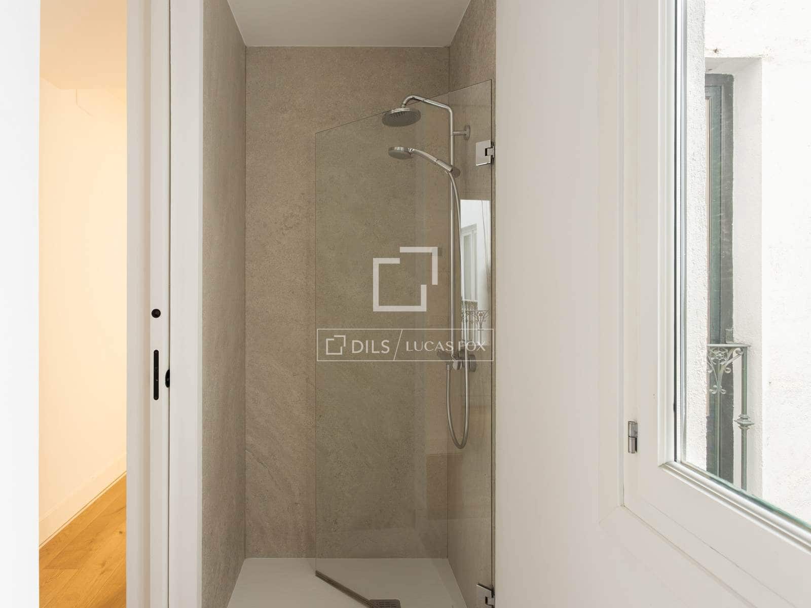 2 quarto Apartamento para arrendar em Madrid cidade - 3 000 € (Ref: 9506234)