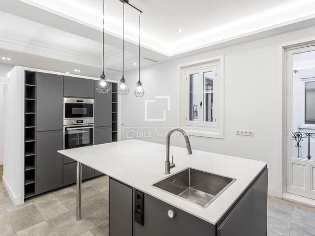 2 quarto Apartamento para arrendar em Madrid cidade - 3 000 € (Ref: 9506234)