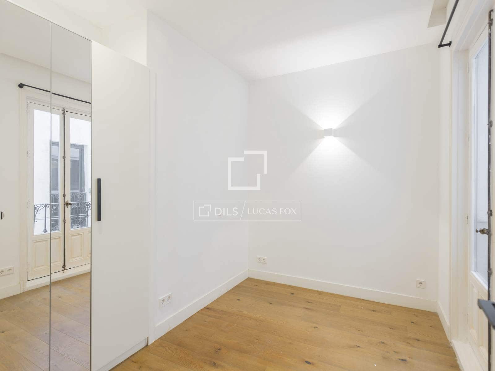 2 quarto Apartamento para arrendar em Madrid cidade - 3 000 € (Ref: 9506234)