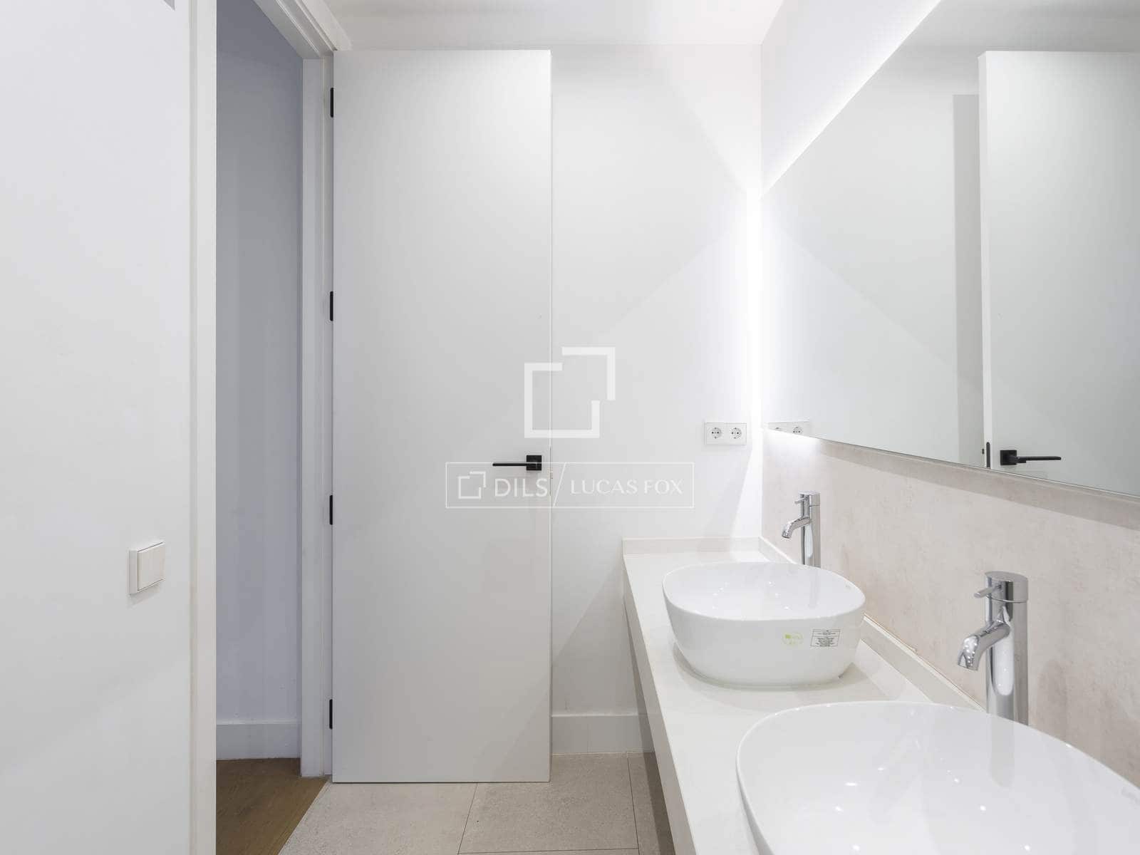 2 quarto Apartamento para arrendar em Madrid cidade - 3 000 € (Ref: 9506234)