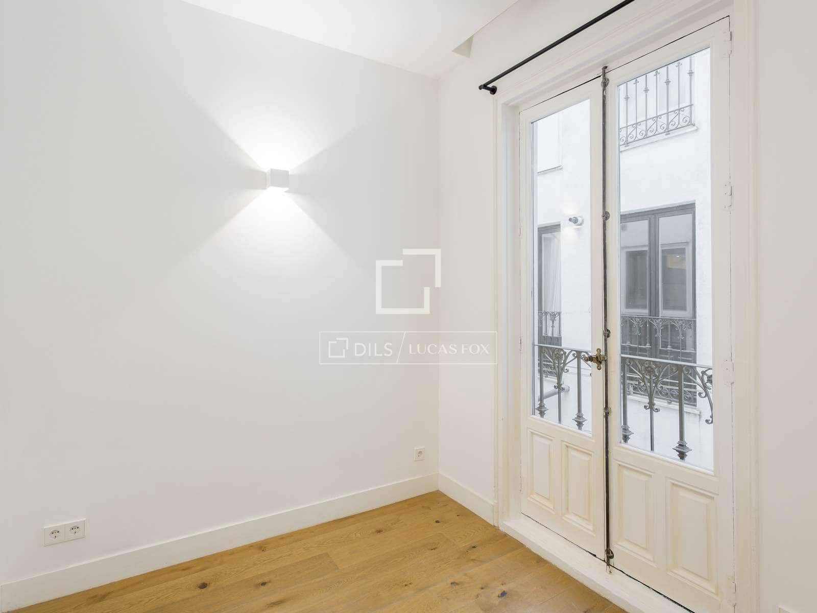 2 quarto Apartamento para arrendar em Madrid cidade - 3 000 € (Ref: 9506234)