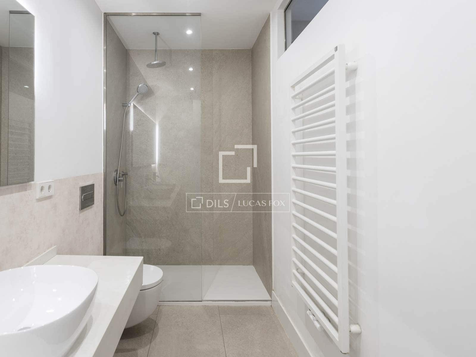 2 quarto Apartamento para arrendar em Madrid cidade - 3 000 € (Ref: 9506234)