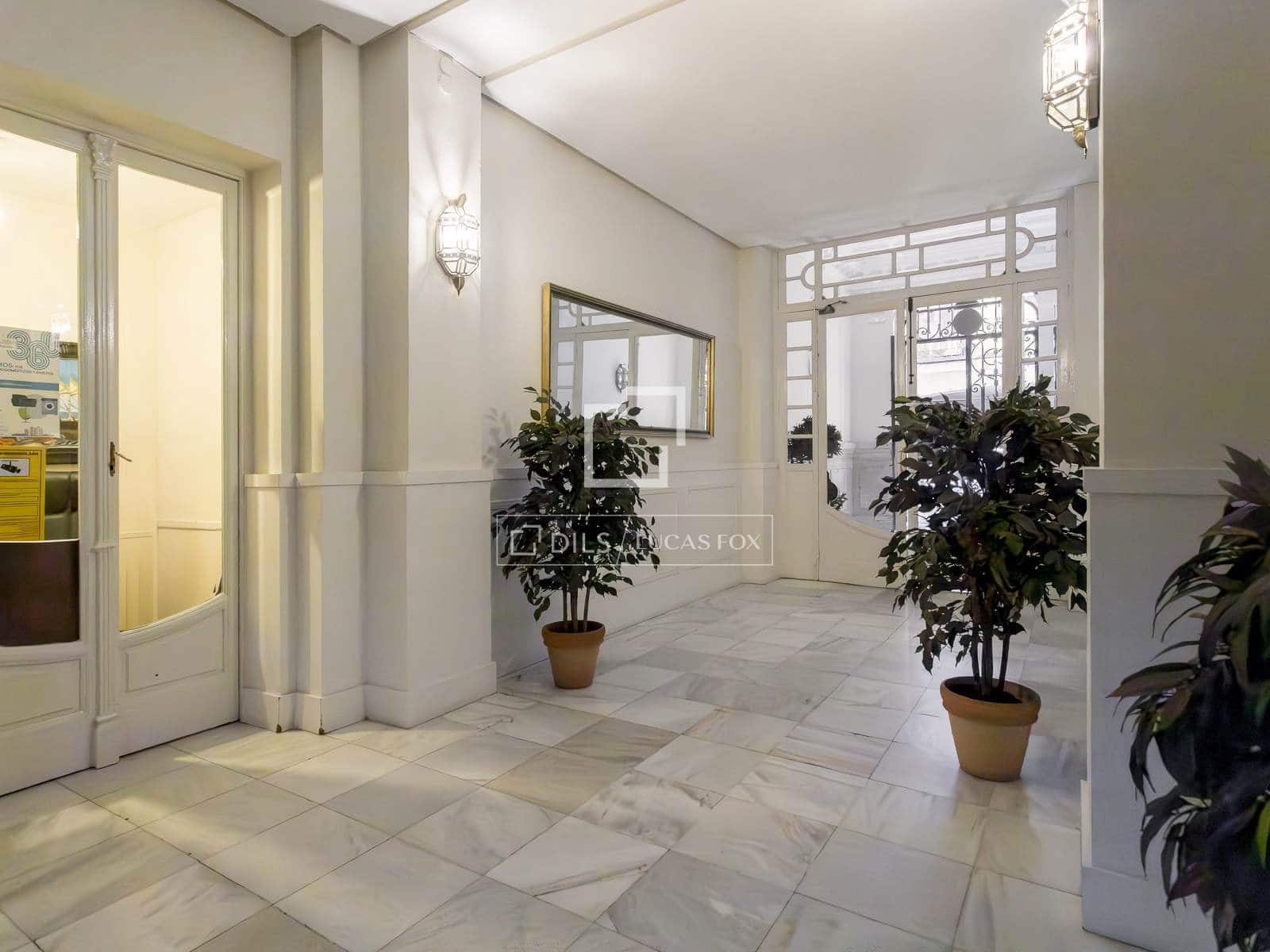 2 quarto Apartamento para arrendar em Madrid cidade - 3 000 € (Ref: 9506234)