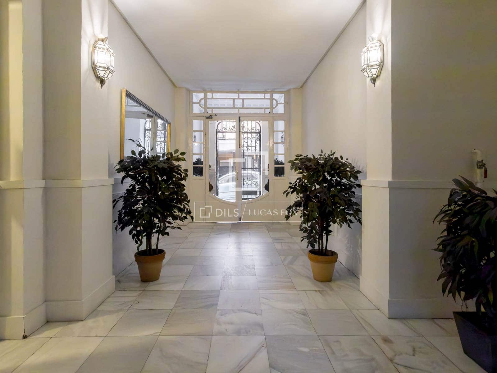 2 quarto Apartamento para arrendar em Madrid cidade - 3 000 € (Ref: 9506234)