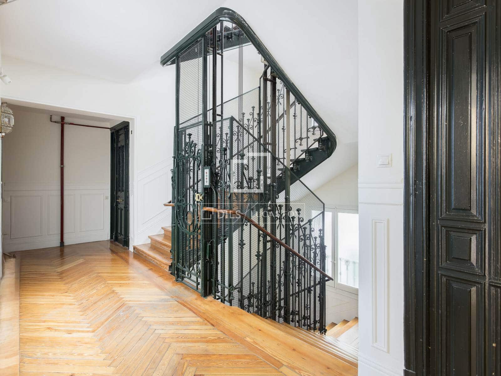 2 quarto Apartamento para arrendar em Madrid cidade - 3 000 € (Ref: 9506234)