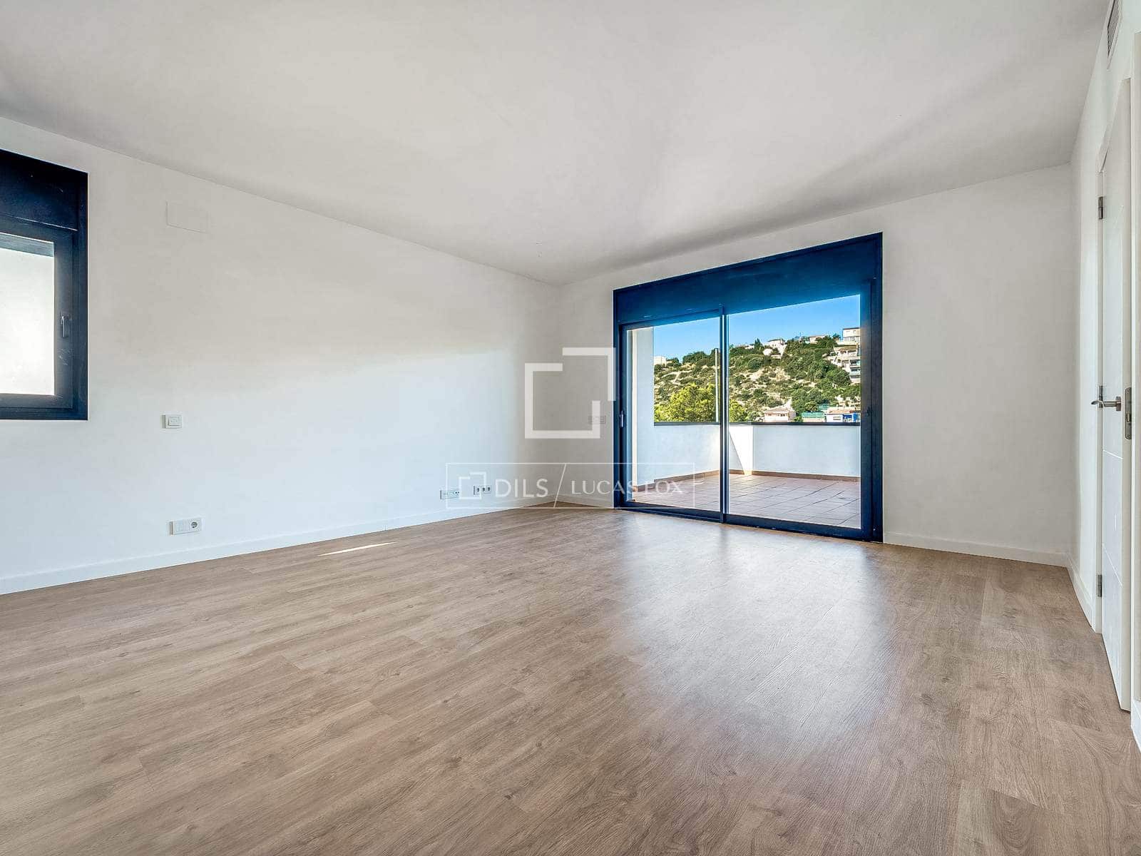 4 bedroom Villa for sale in Calafell with pool garage - € 540,000 (Ref: 9506419)