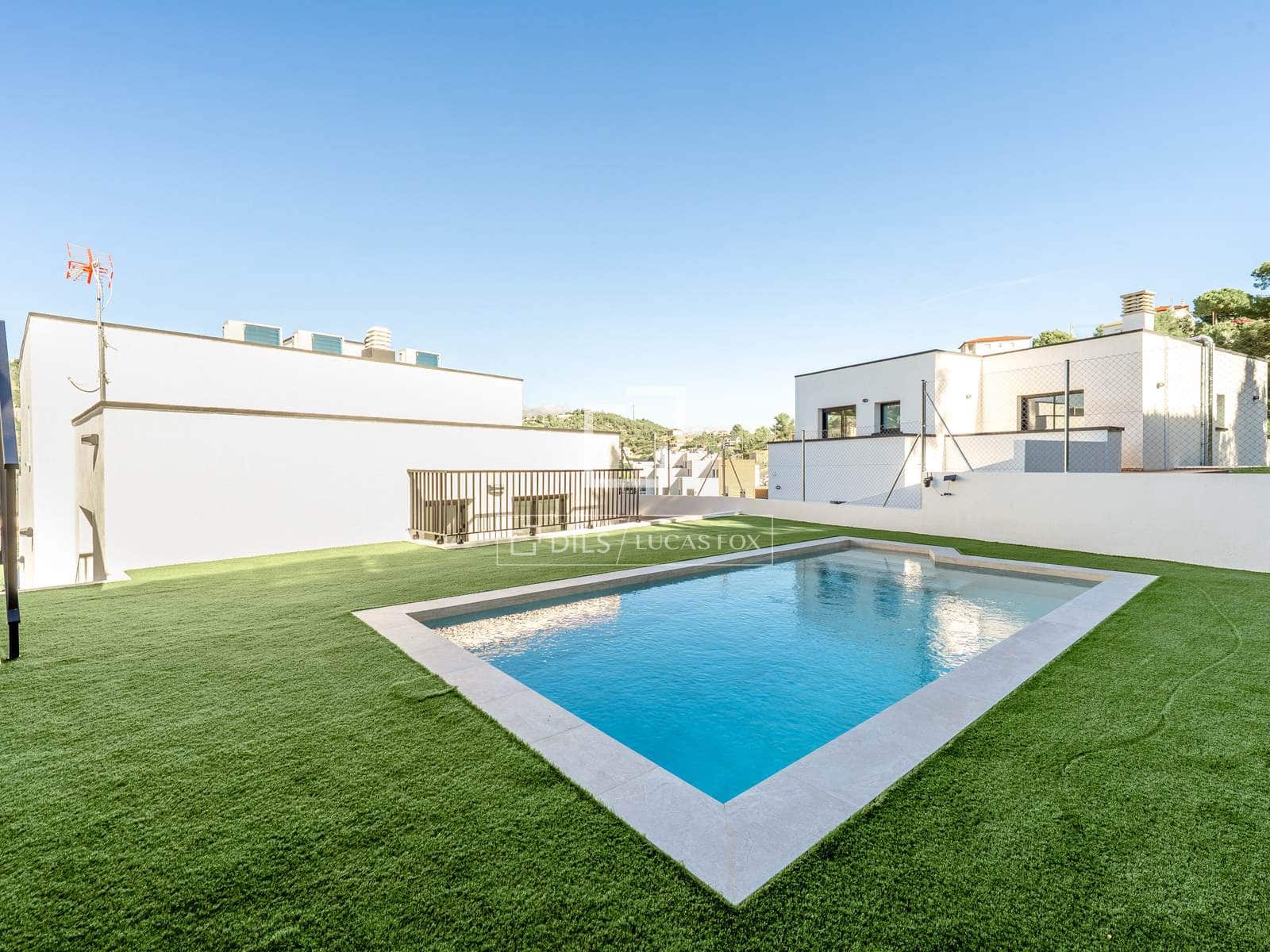 4 bedroom Villa for sale in Calafell with pool garage - € 540,000 (Ref: 9506419)