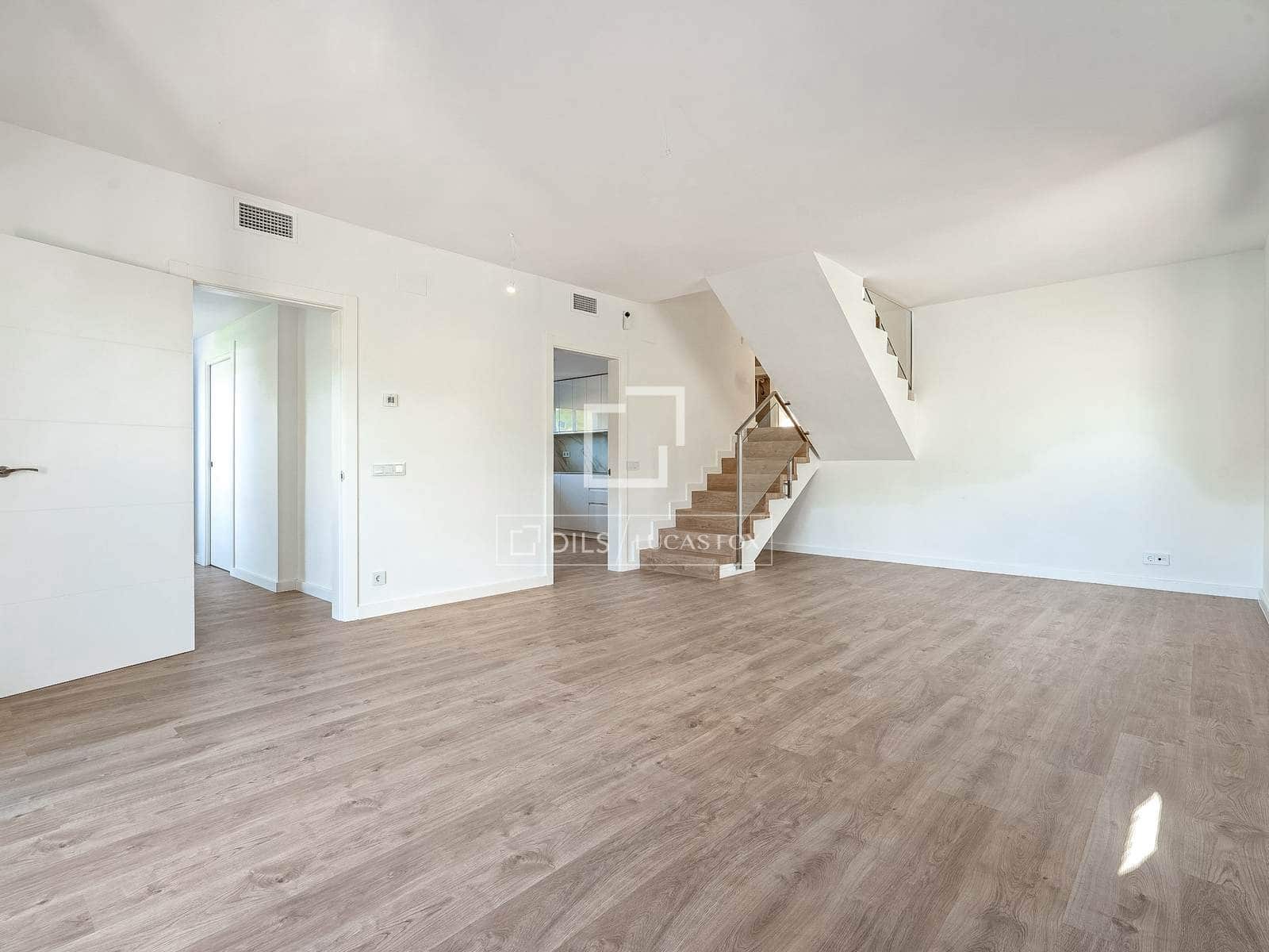 4 bedroom Villa for sale in Calafell with pool garage - € 540,000 (Ref: 9506419)