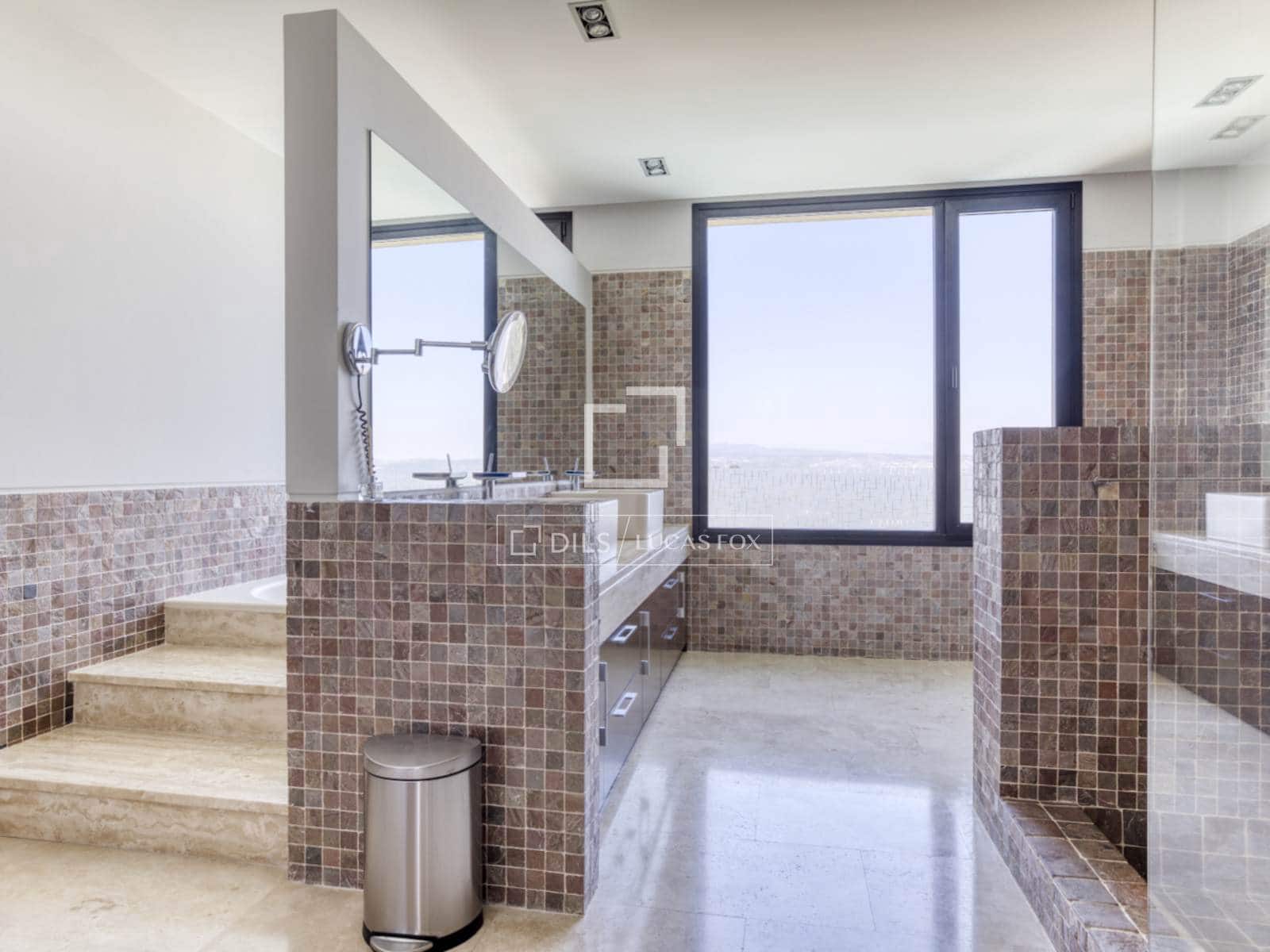 5 bedroom Villa for sale in San Sebastian de los Reyes with pool garage - € 3,250,000 (Ref: 9506553)