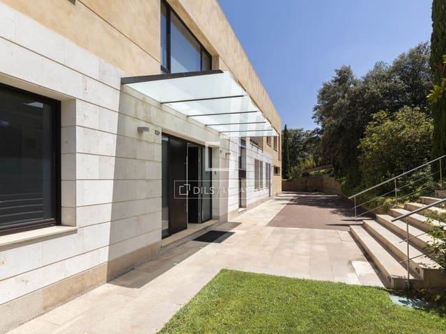 5 soverom Villa til salgs i San Sebastián de los Reyes med svømmebasseng garasje - € 3 250 000 (Ref: 9506553)