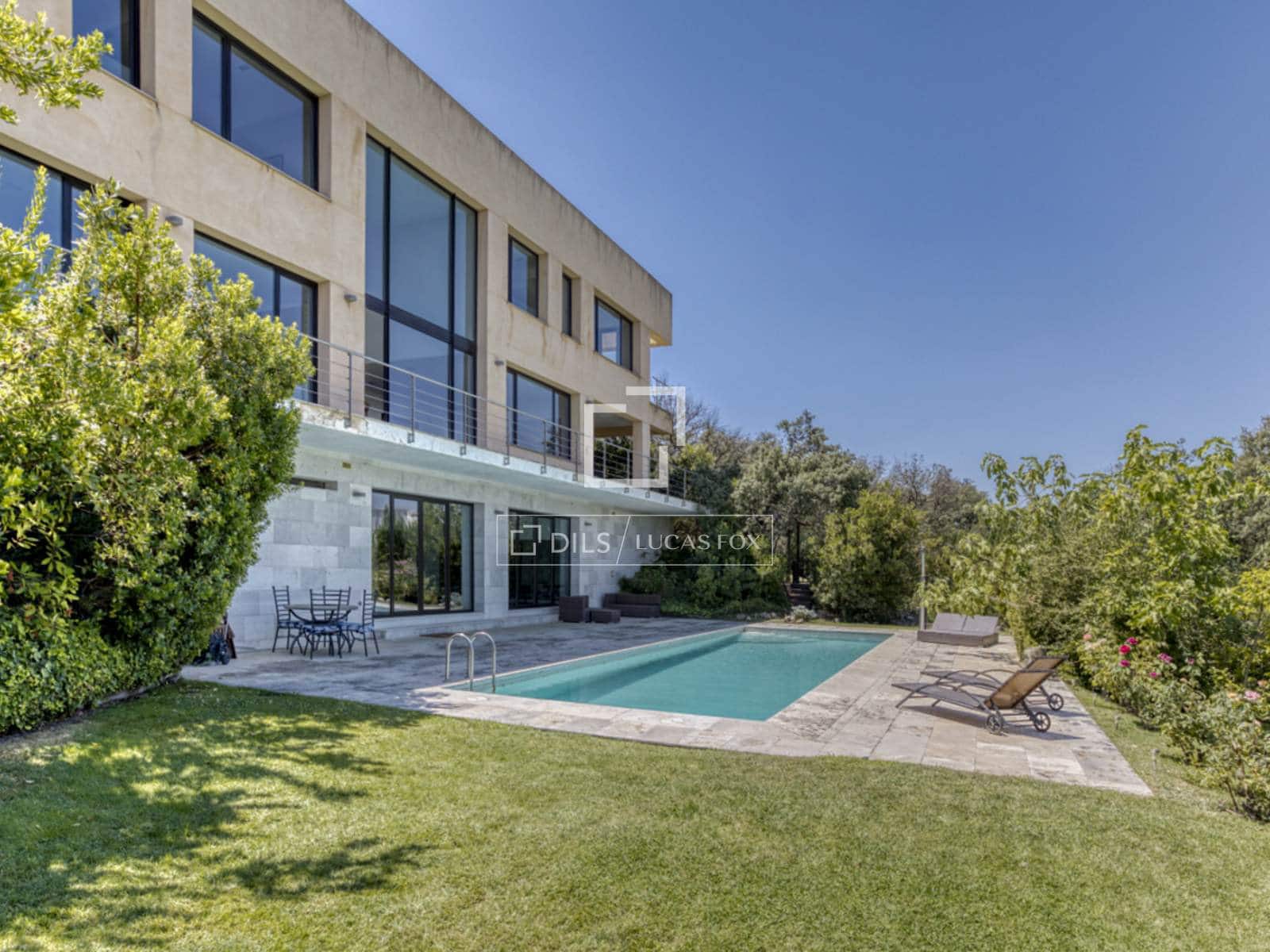 5 bedroom Villa for sale in San Sebastian de los Reyes with pool garage - € 3,250,000 (Ref: 9506553)