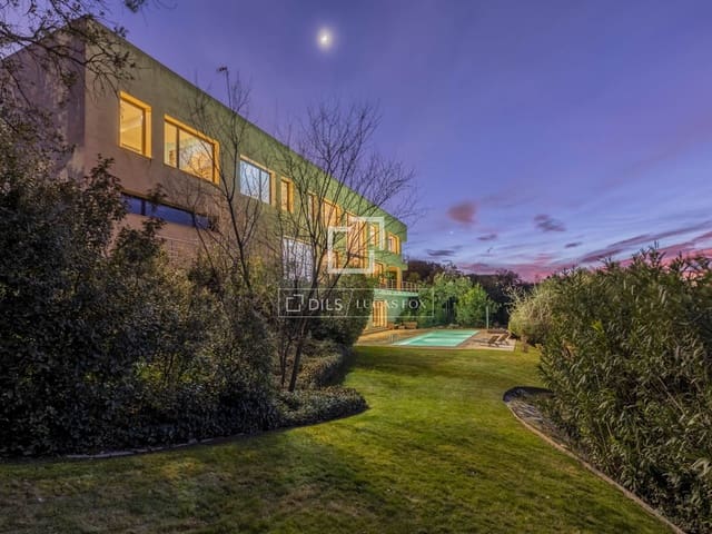 5 soverom Villa til salgs i San Sebastián de los Reyes med svømmebasseng garasje - € 3 250 000 (Ref: 9506553)