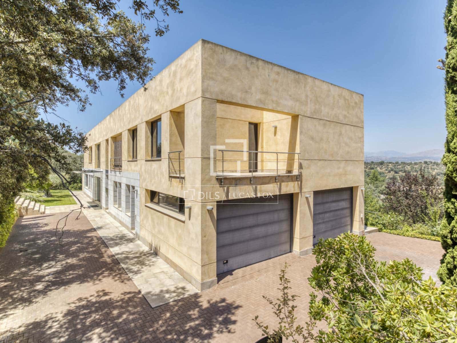 5 bedroom Villa for sale in San Sebastian de los Reyes with pool garage - € 3,250,000 (Ref: 9506553)