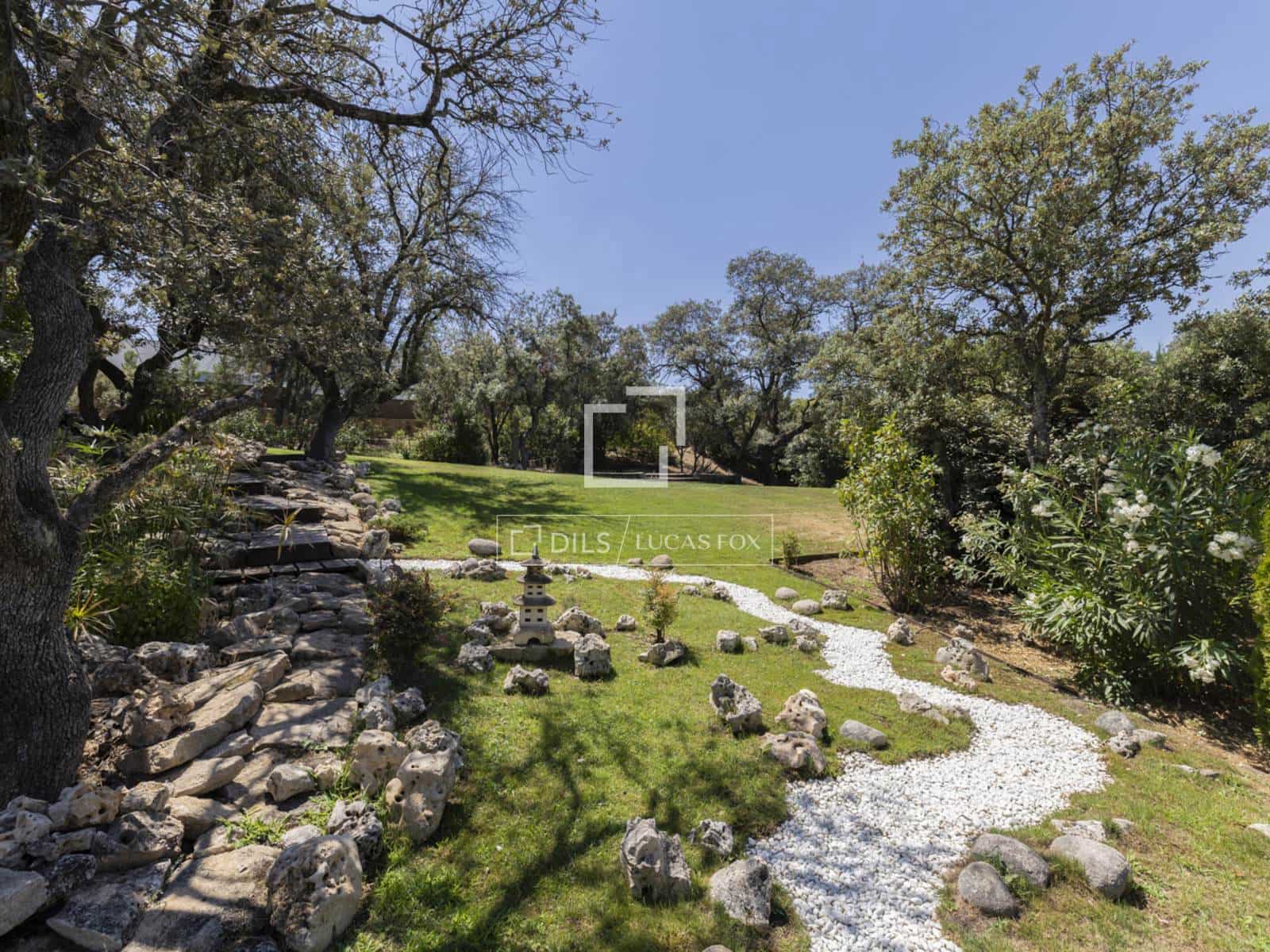 5 bedroom Villa for sale in San Sebastian de los Reyes with pool garage - € 3,250,000 (Ref: 9506553)