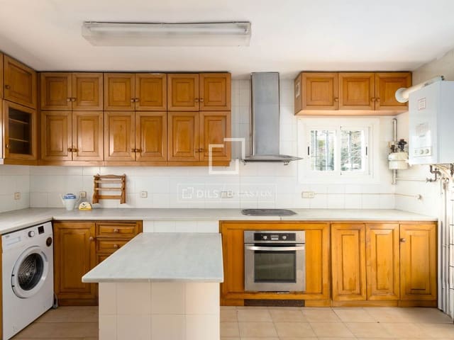 3 bedroom Villa for sale in Alella with pool garage - € 630,000 (Ref: 9510024)