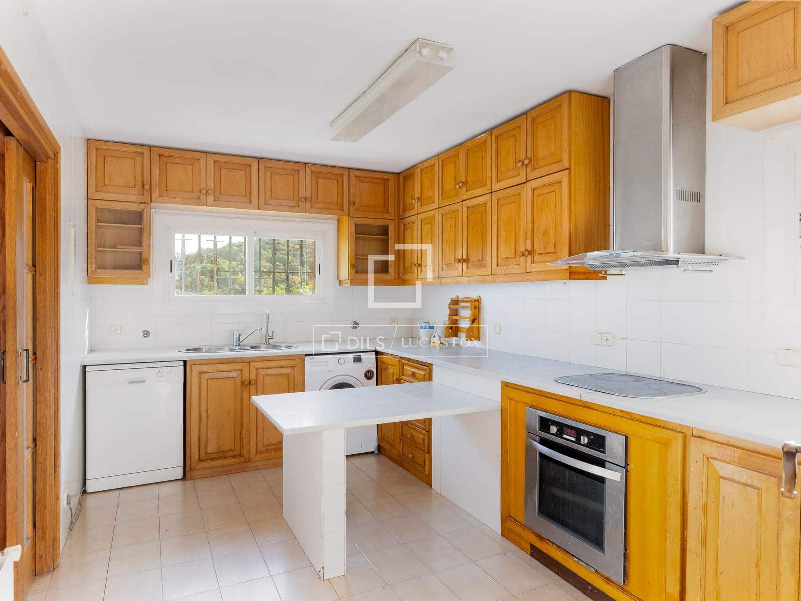 3 bedroom Villa for sale in Alella with pool garage - € 630,000 (Ref: 9510024)