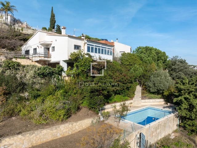 3 bedroom Villa for sale in Alella with pool garage - € 630,000 (Ref: 9510024)