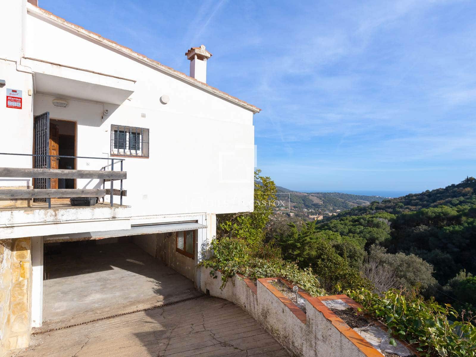 3 bedroom Villa for sale in Alella with pool garage - € 630,000 (Ref: 9510024)