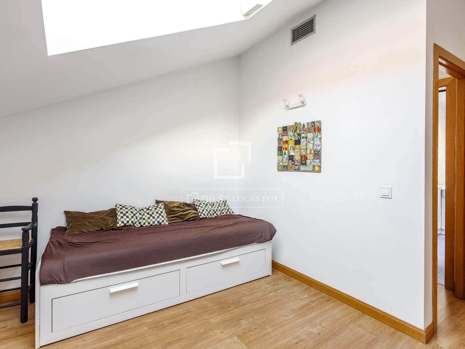 5 bedroom Villa for sale in Madrid city - € 1,720,000 (Ref: 9510026)