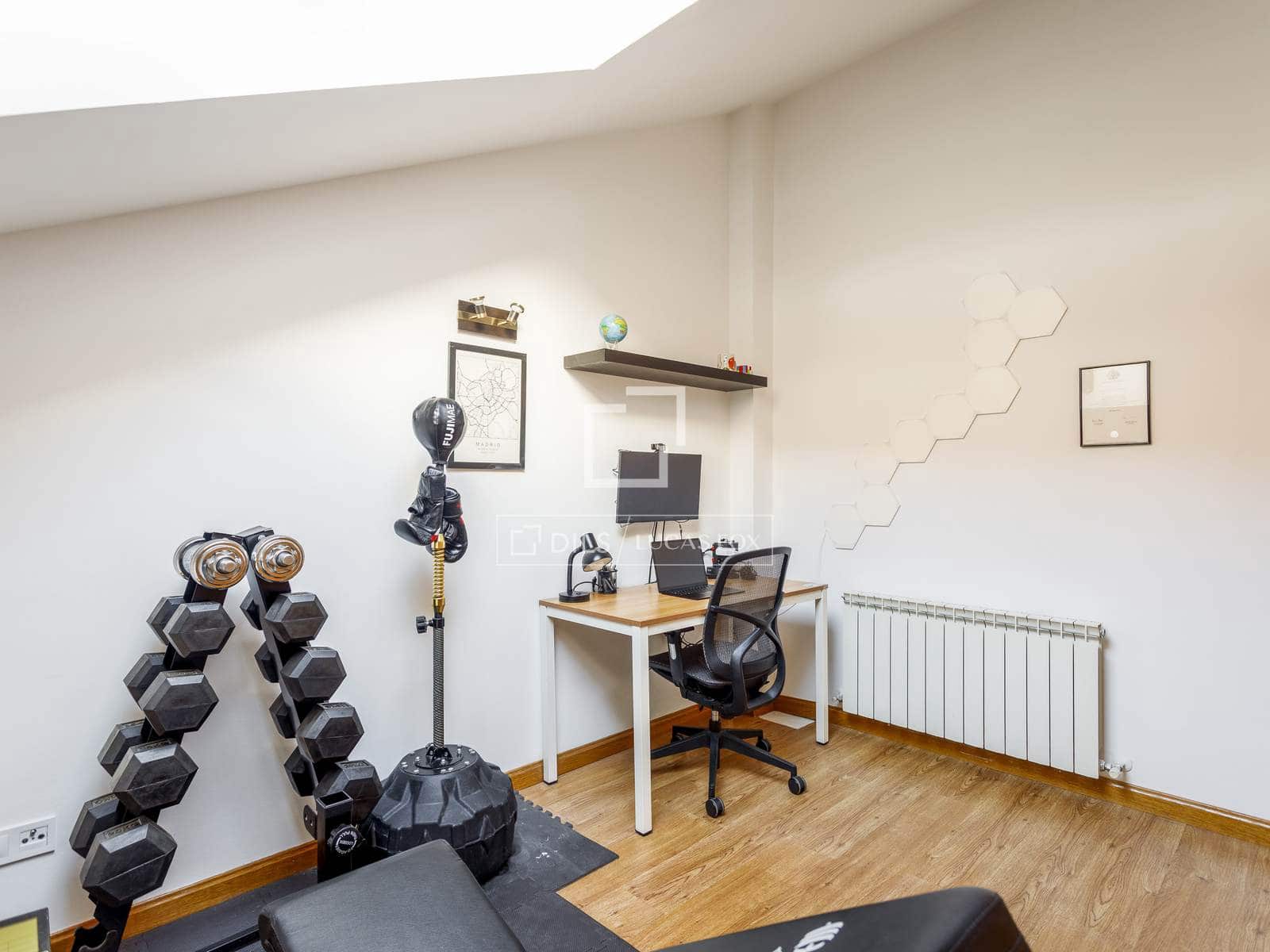 5 bedroom Villa for sale in Madrid city - € 1,720,000 (Ref: 9510026)