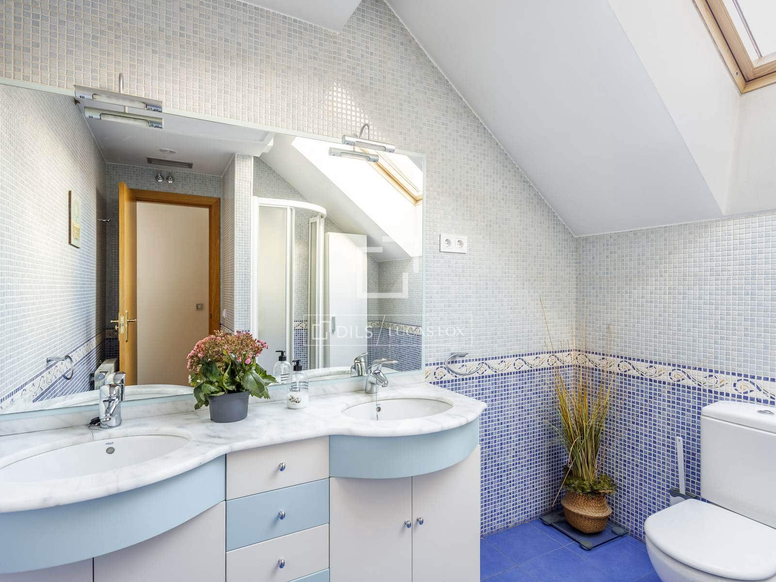 5 bedroom Villa for sale in Madrid city - € 1,720,000 (Ref: 9510026)